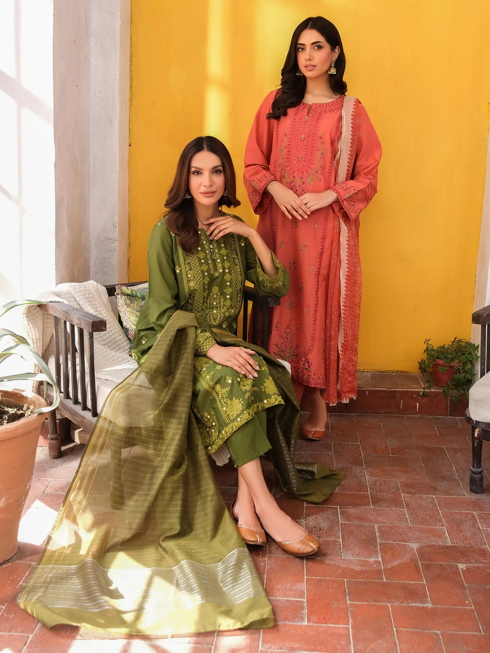 2 Piece Lawn Suit-Embroidered (Unstitched)