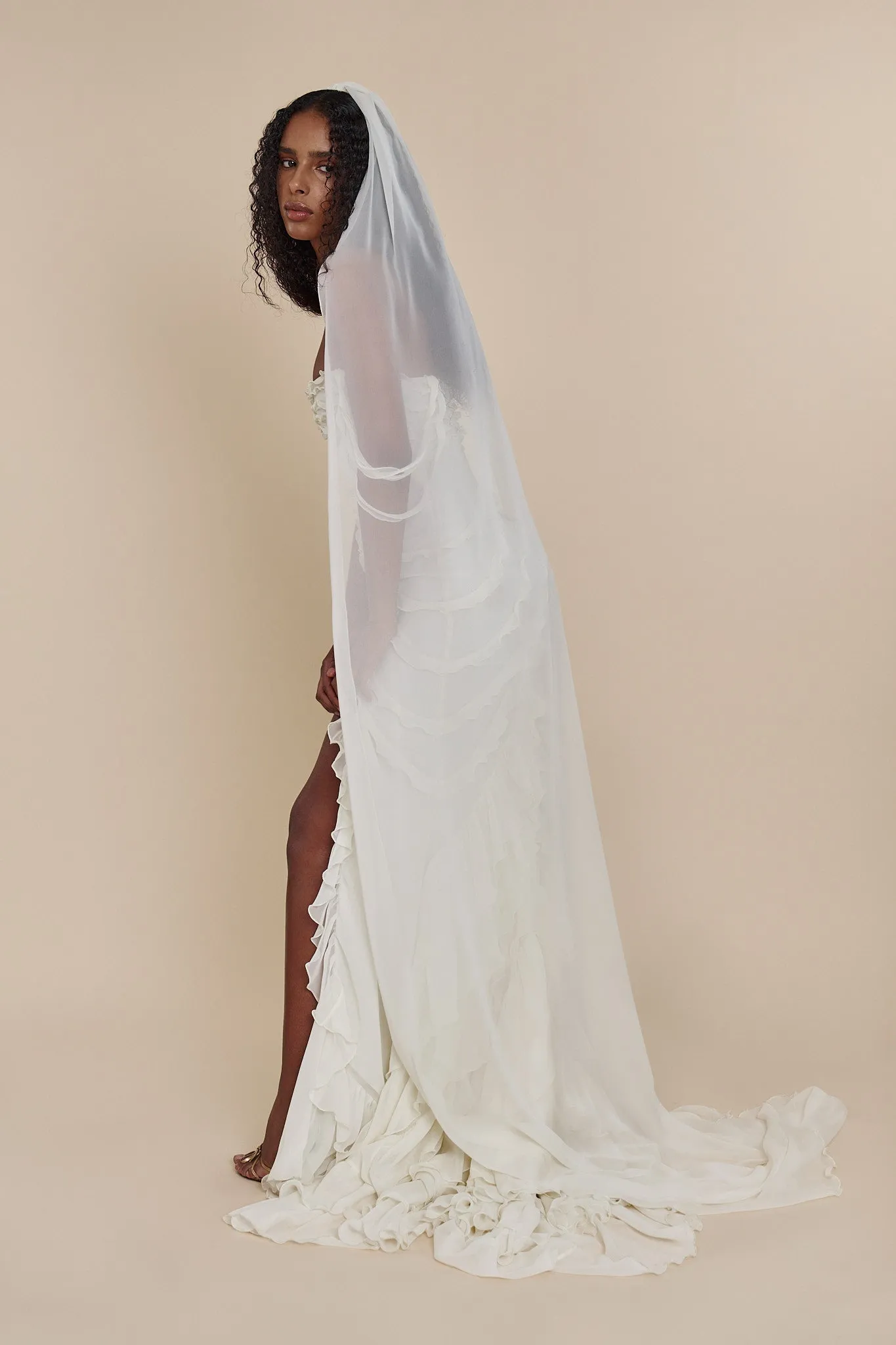 Cascading Ruffle Veil (Pre Order)