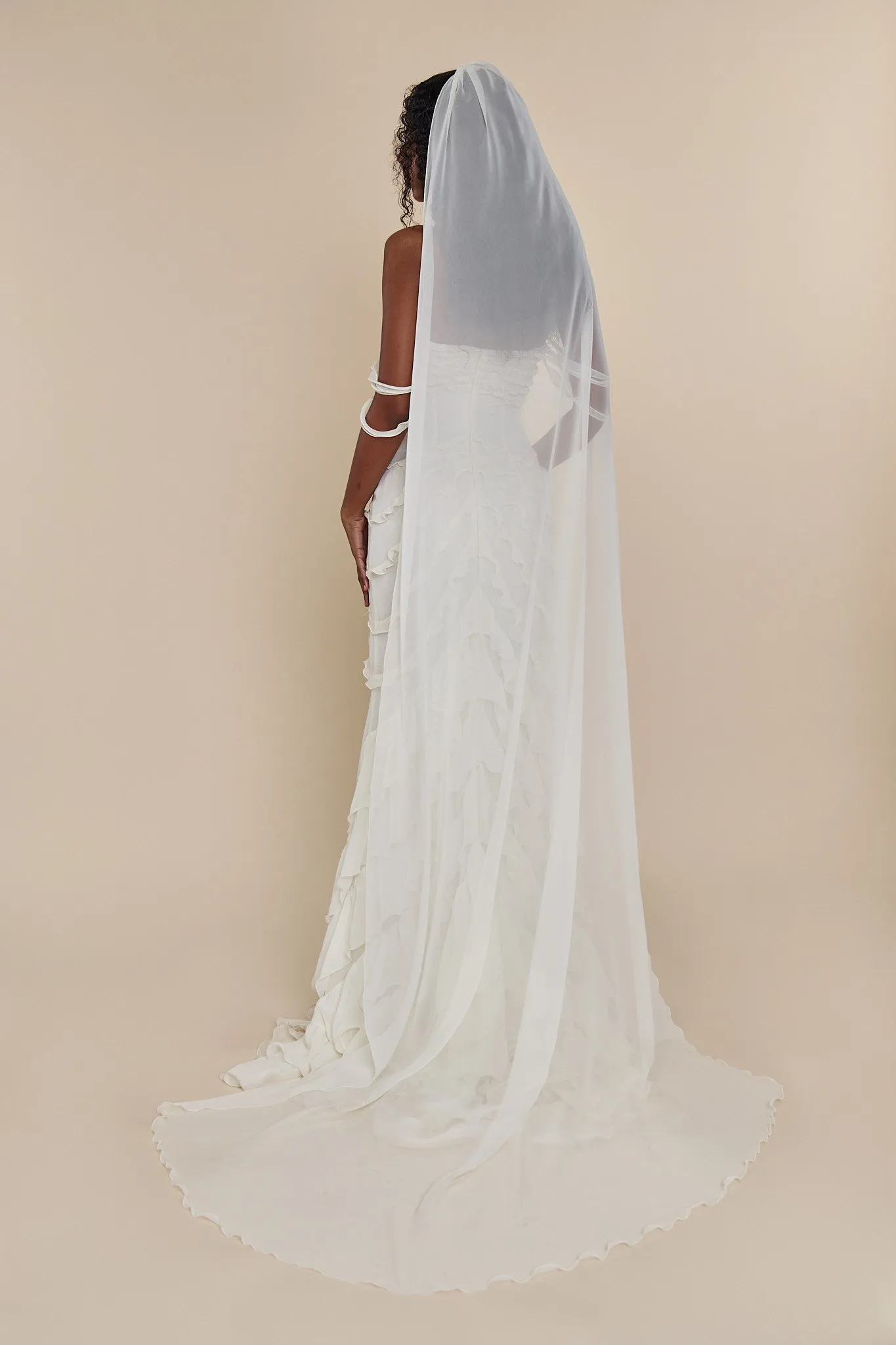 Cascading Ruffle Veil (Pre Order)